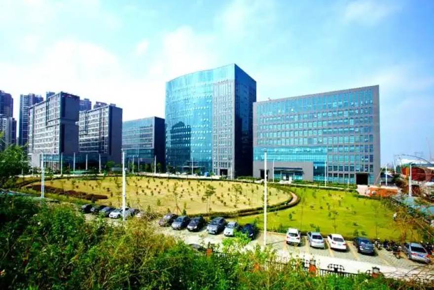 人人体育 从看台到社区：一位老球迷的二十年观赛笔记与他的球迷圈子